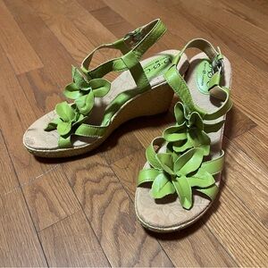 b.o.c. Born Concept Wedge Floral High Heel Sandals Strappy ~3.75” Heel